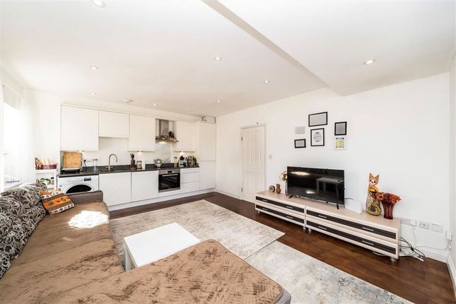 Flat 2, 68, Wricklemarsh Road, LONDON photo 4