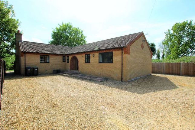 4 bed bungalow to rent in Mereside, Soham CB7