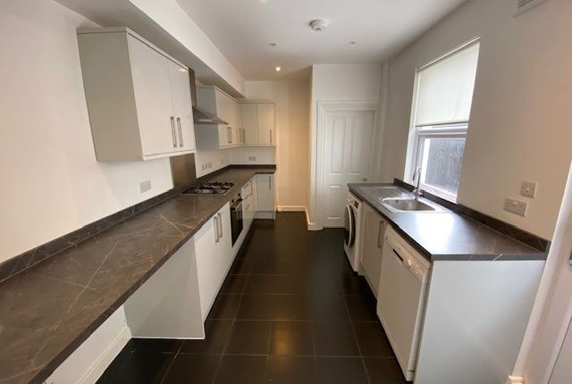 Thumbnail Terraced house to rent in Raglan Road, Bromley