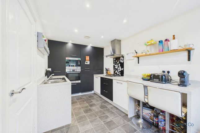 15, Hastings Crescent, Hailsham photo 3