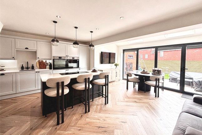 15, Blackbades Boulevard, Warwickshire photo 3