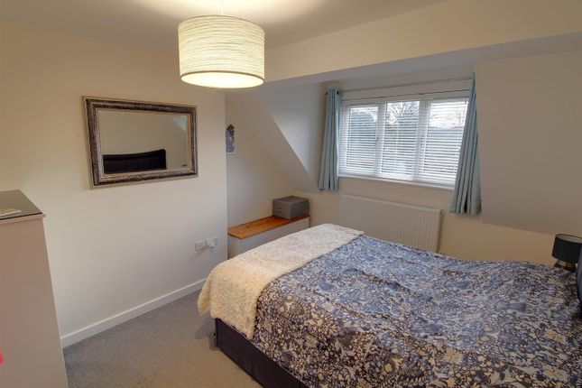 2, Sycamore Close, Newent photo 4