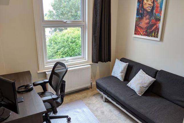 Maisonette to rent in Fordwych Road, London NW23Th