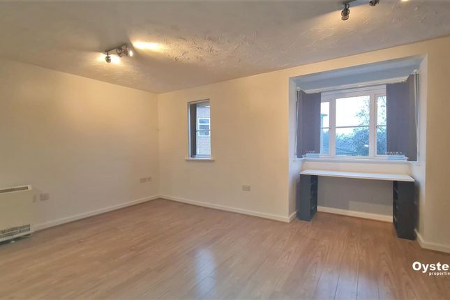 116 Vancouver Road, Broxbourne photo 2
