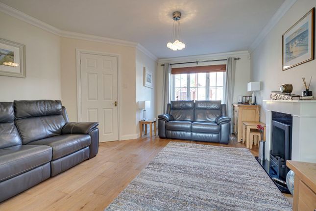 29, Luxford Place, Sawbridgeworth photo 4