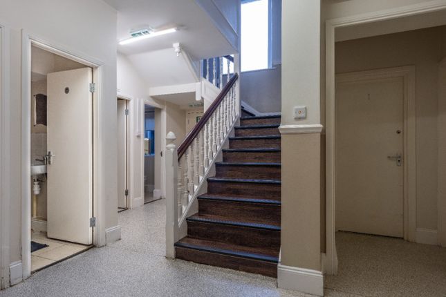 Room 5, 26 Clayton Road, Tyne and Wear photo 5