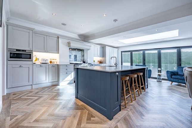 4 Rowan Crescent, Lenzie, Glasgow photo 3