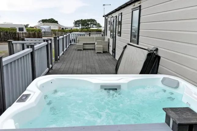 Amaryllis, Atlantic Bay Holiday Village, Padstow photo 2