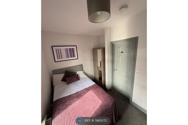 Room 5 - Available