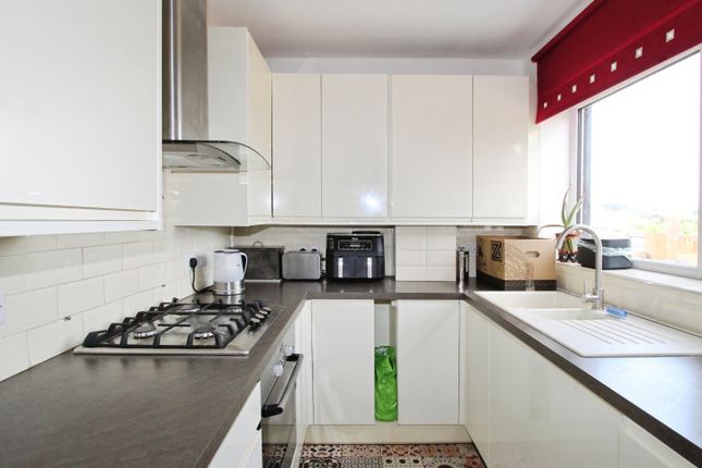 52, Rydal Avenue, Reading photo 4