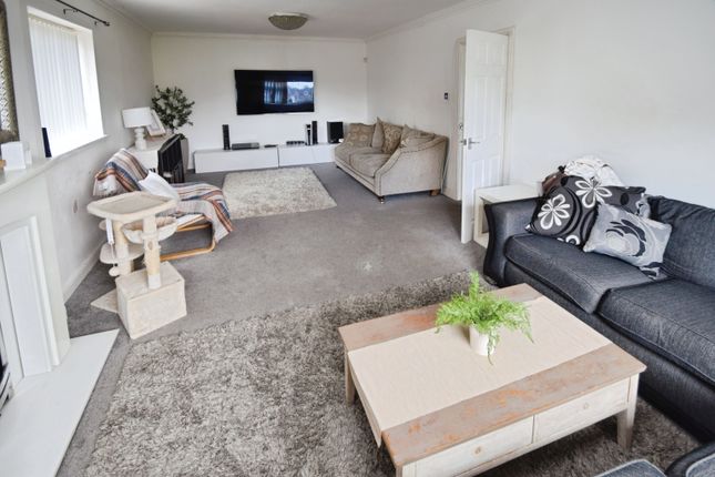 2, Aireville Rise, Bradford photo 2