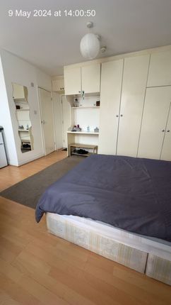 Thumbnail Property to rent in Arnold Road, London