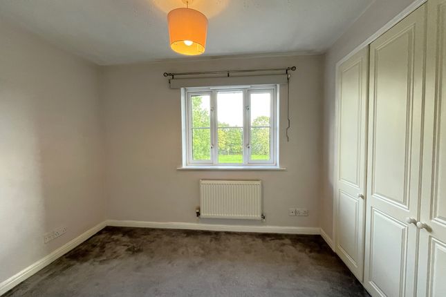 49 Saffron Way, Whiteley, Fareham photo 4