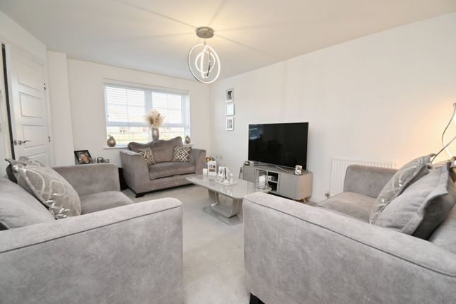 5, Parish Green, Barnsley photo 4