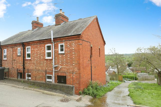 End terrace house for sale in School Hill, Napton, Southam