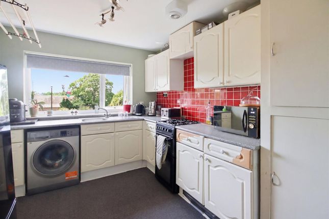 31a Ashgate Road, Chesterfield photo 3