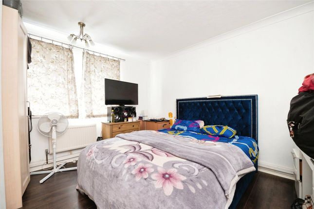 Flat for sale in Roles Grove, Romford
