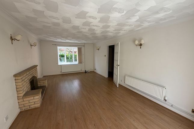 2, Hawthorn Walk, BURY ST. EDMUNDS photo 4