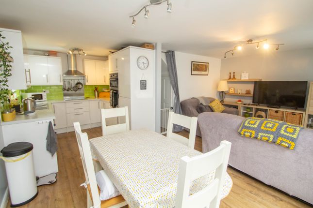 9, Honicombe Park, CALLINGTON photo 4