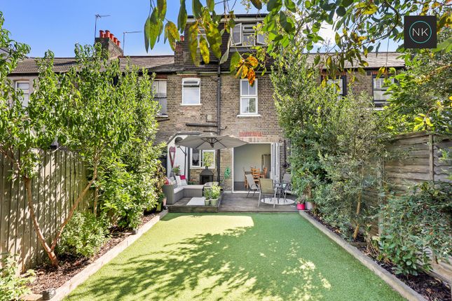 20 Waverley Road, South Woodford, London photo 4