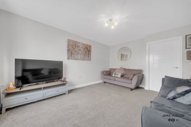 6, Gaskell Drive, Burnley photo 2
