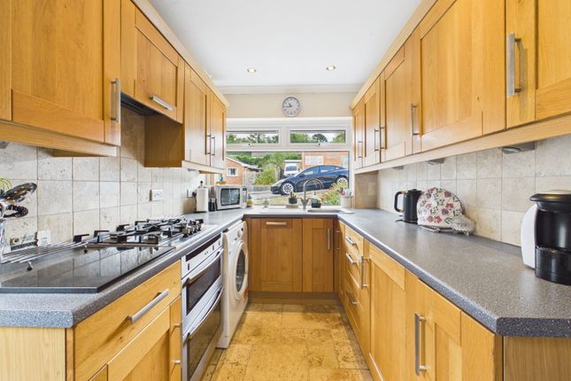 21, Dean Crescent, Cinderford photo 3