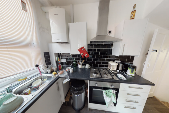 Terraced house to rent in Thornville Street, Leeds