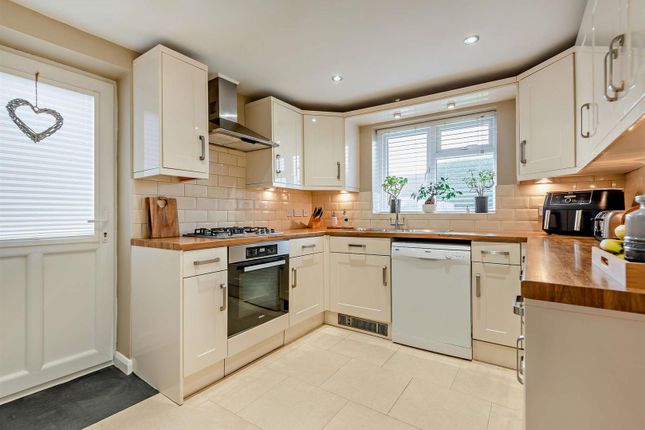 5, Bracken Way, Chobham photo 3
