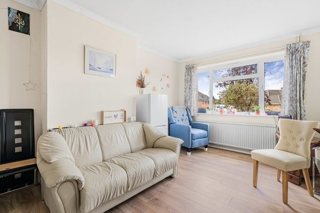48, Orchard Close, Guildford photo 4