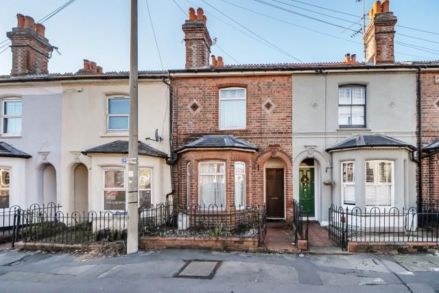 3-bed terraced on 164, Elgar Road, Reading, £325,000