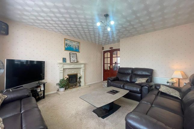 15, Lintlaw Close, Leicester photo 3