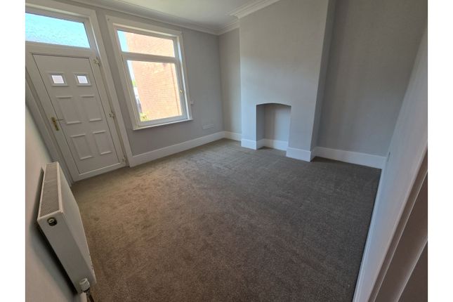 95, Thornes Lane, Wakefield photo 4