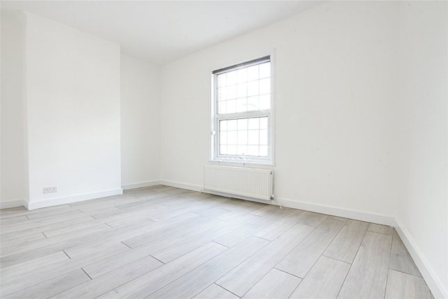 1, Belmont Avenue, Edmonton photo 4