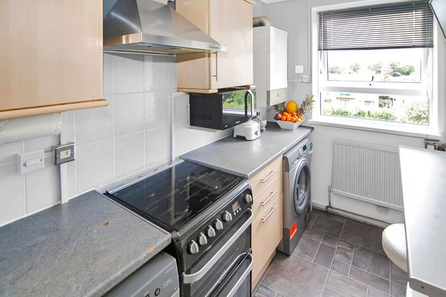 2-bed flat on Flat Flat 9, Ryegates, Brayards Road Estate, London, £375,000