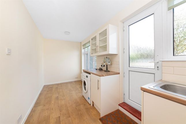 15, Aberford Gardens, London photo 4