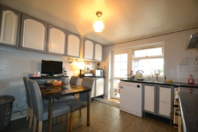 10, The Spinney, Newport photo 3