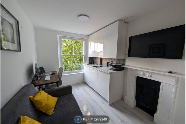 Studio flat on Leinster Gardens, London, £1,995/mo
