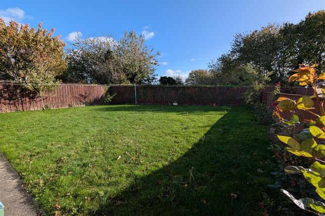39, Winchester Way, Darlington photo 2