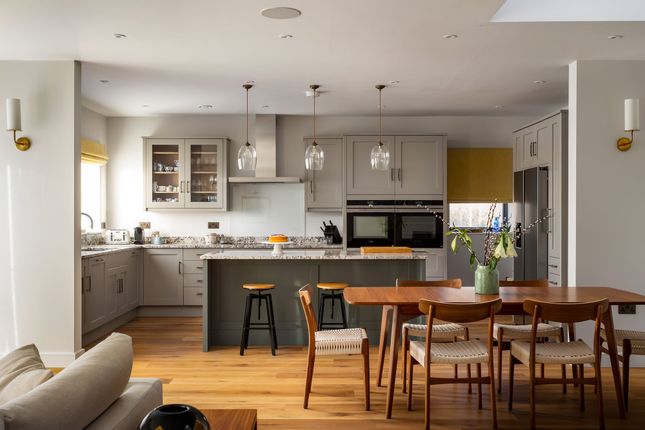 Haymes Cottage Haymes Road, Cheltenham photo 3