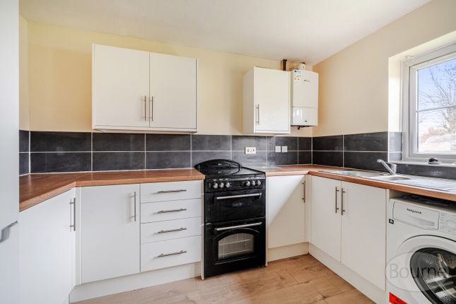 14 Stratford Court,, Avon Road, Farnham photo 3