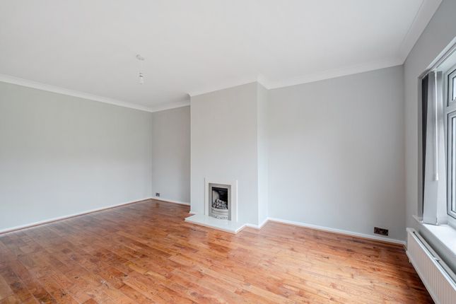 12, Sandal Cliff, West Yorkshire photo 4