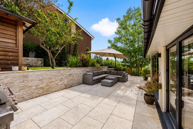 11, Mill Rise, Brighton photo 4