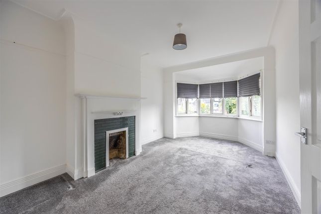 36a, Kingswood Chase, Leigh-On-Sea photo 4