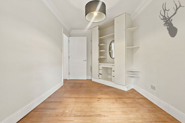 Flat 16, Tredegar House 97-99 Bow Road, London photo 4