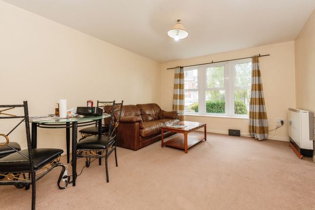 Flat for sale in Gillespie Close, Bedford, Bedfordshire