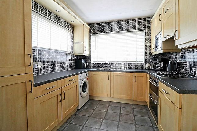 39, Stansfield Road, Benfleet photo 4