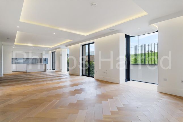 R8, 50, St. Edmunds Terrace, London photo 3