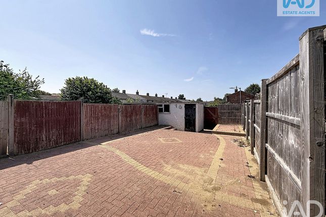 26, Altham Grove, Harlow photo 4
