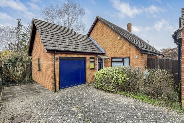 Thumbnail Bungalow for sale in Conifer Close, Oxford