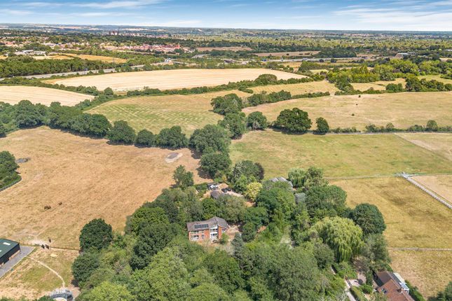 Mabira, Meadow View Lane, Maidenhead photo 3